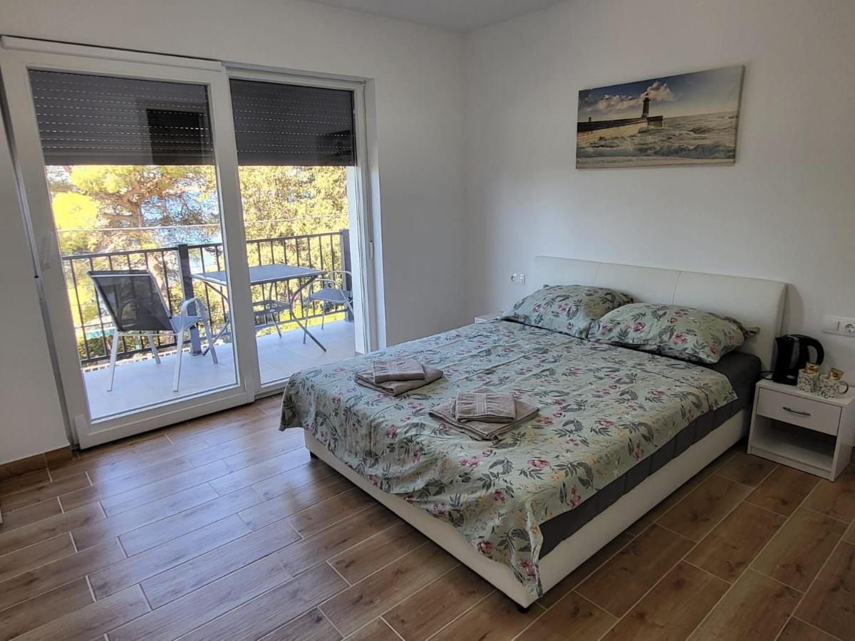 Fantasia Del Mare Apartment And Rooms Драмал Екстериор снимка