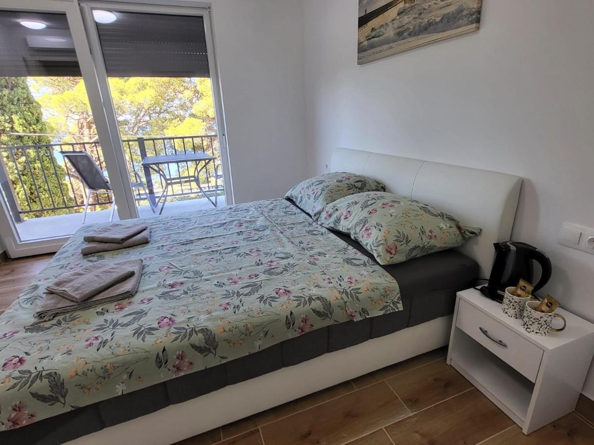 Fantasia Del Mare Apartment And Rooms Драмал Екстериор снимка