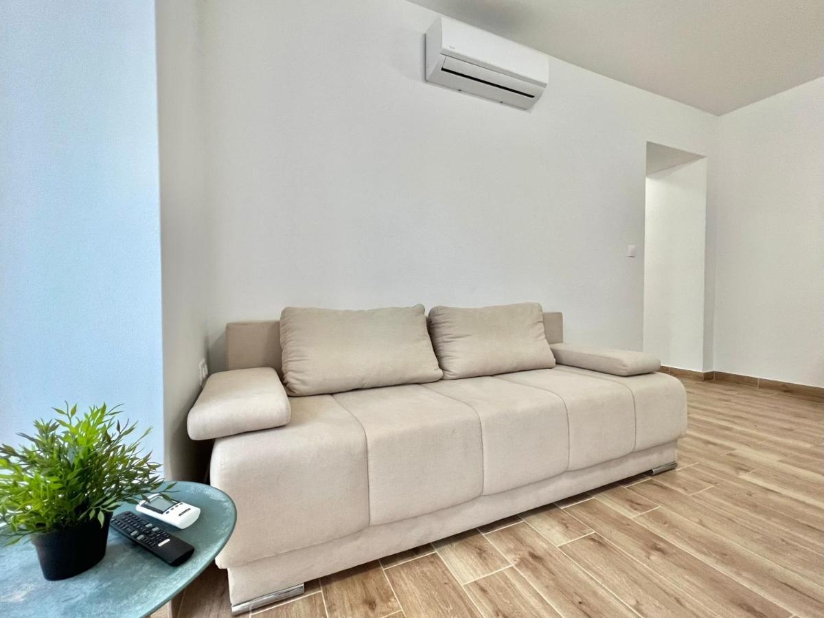 Fantasia Del Mare Apartment And Rooms Драмал Екстериор снимка