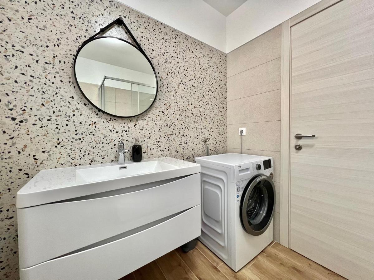Fantasia Del Mare Apartment And Rooms Драмал Екстериор снимка