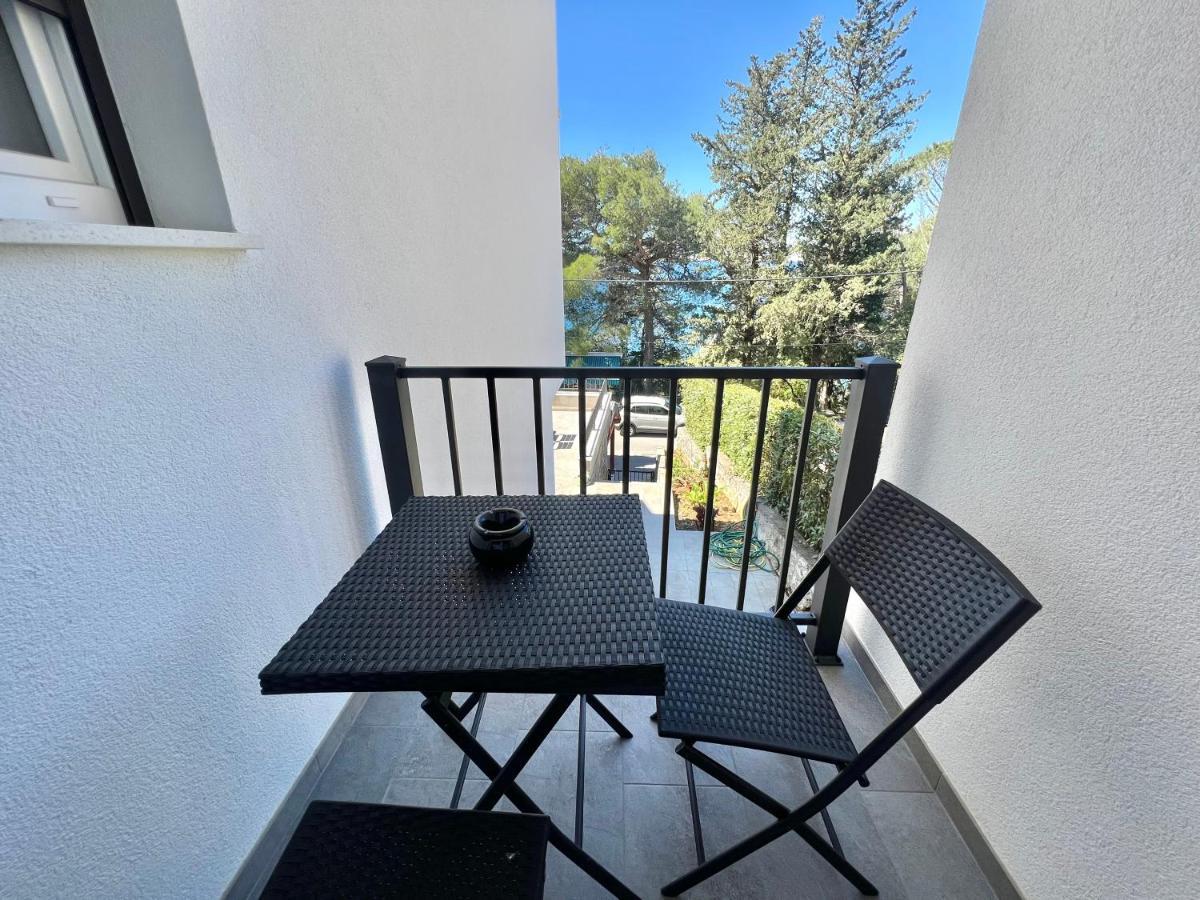 Fantasia Del Mare Apartment And Rooms Драмал Екстериор снимка