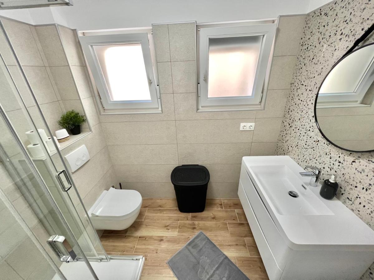 Fantasia Del Mare Apartment And Rooms Драмал Екстериор снимка