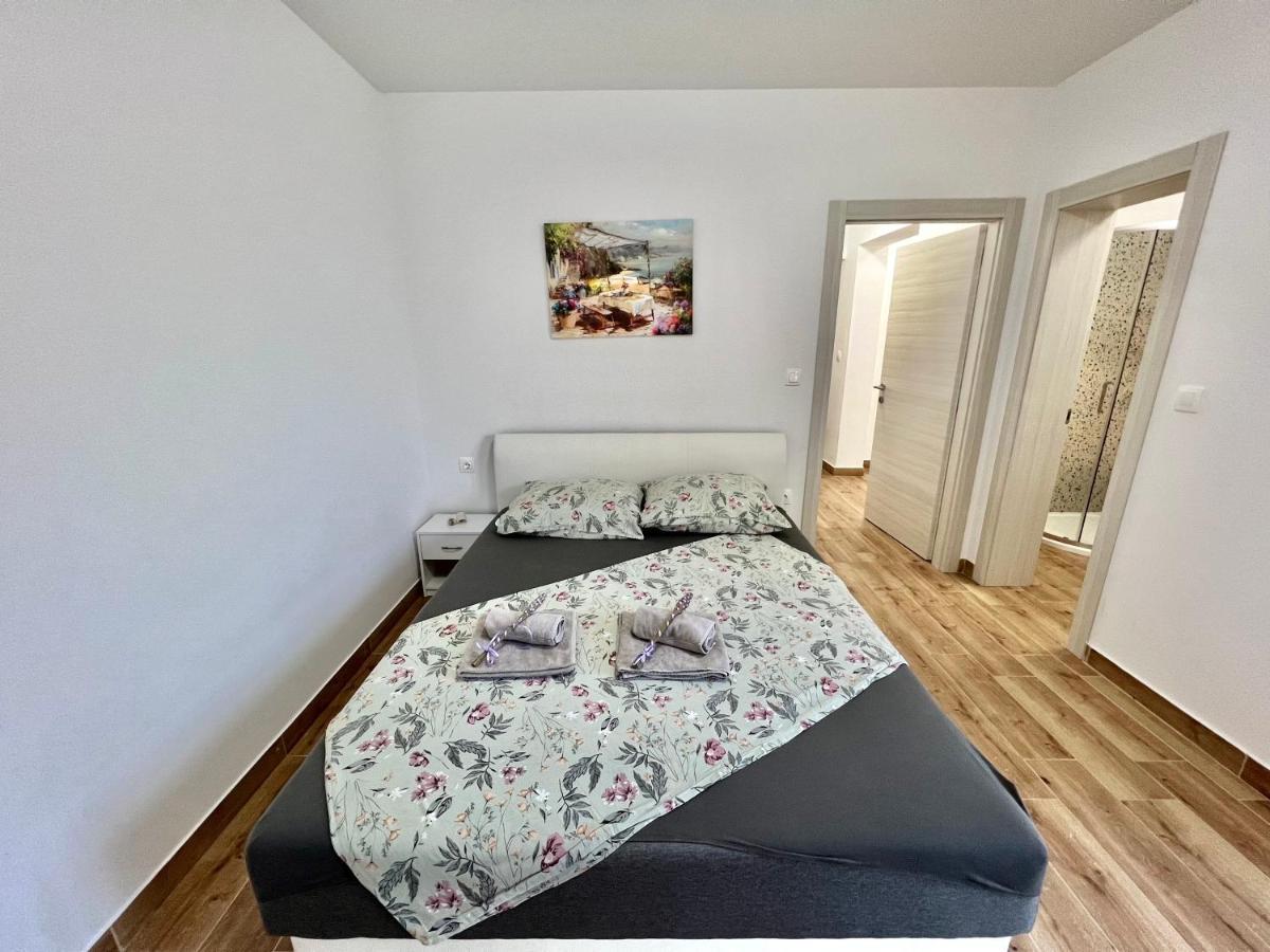Fantasia Del Mare Apartment And Rooms Драмал Екстериор снимка