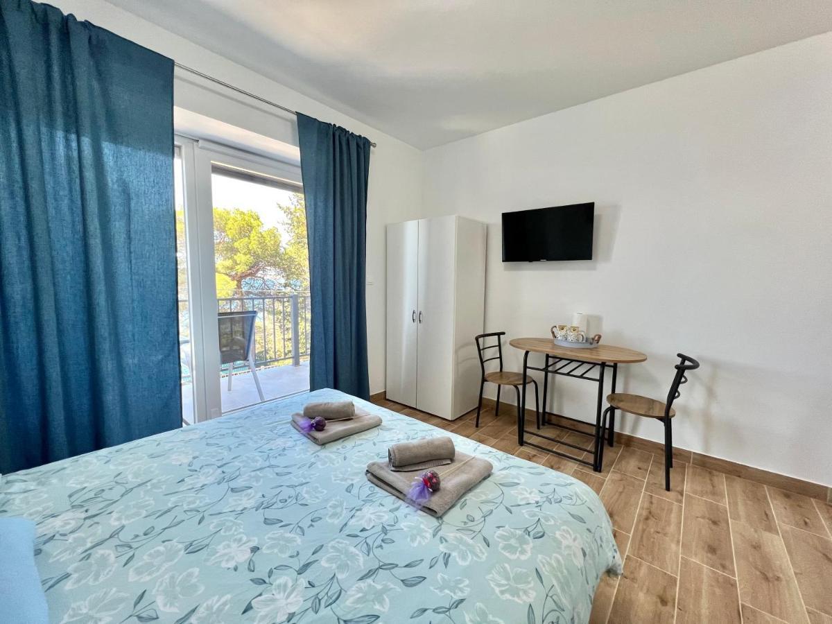 Fantasia Del Mare Apartment And Rooms Драмал Екстериор снимка