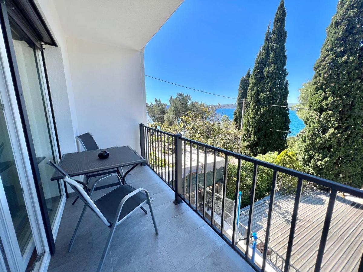 Fantasia Del Mare Apartment And Rooms Драмал Екстериор снимка