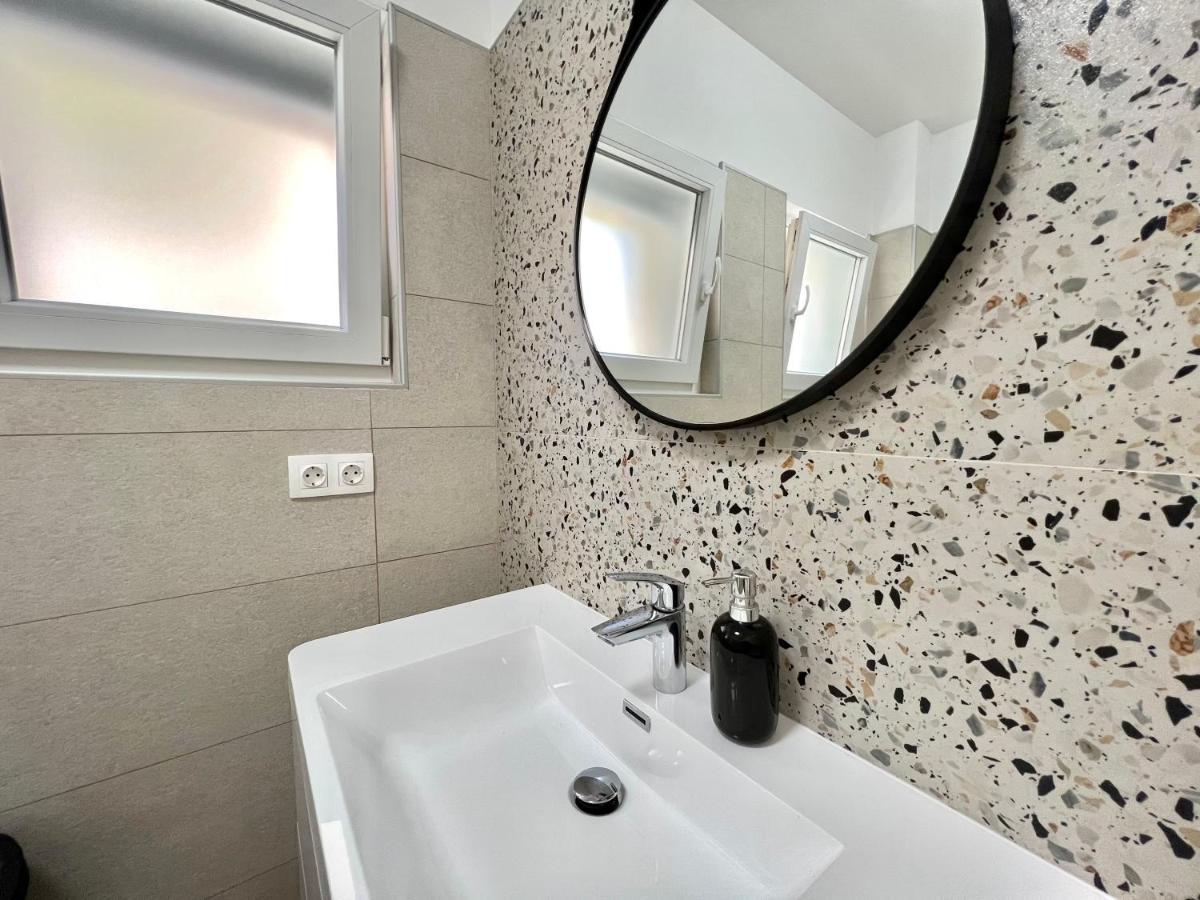 Fantasia Del Mare Apartment And Rooms Драмал Екстериор снимка