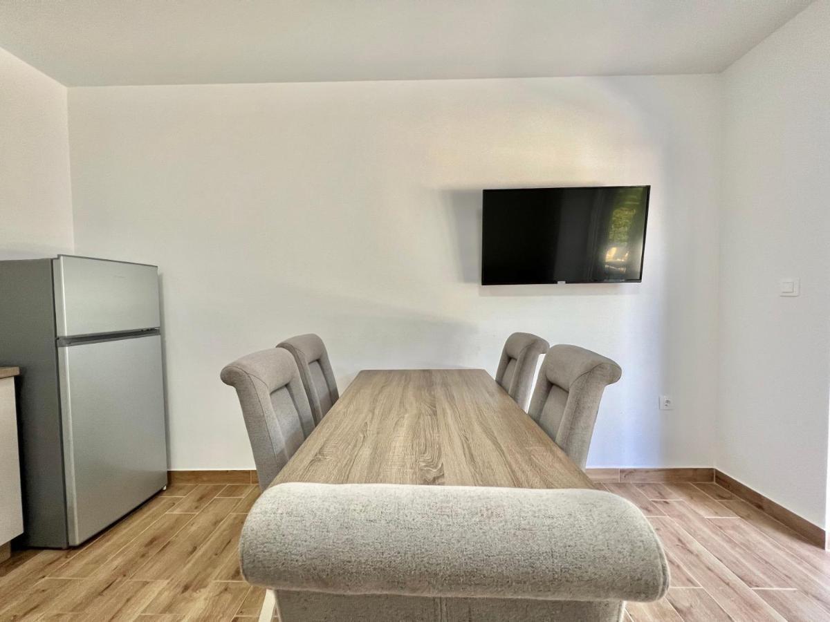 Fantasia Del Mare Apartment And Rooms Драмал Екстериор снимка