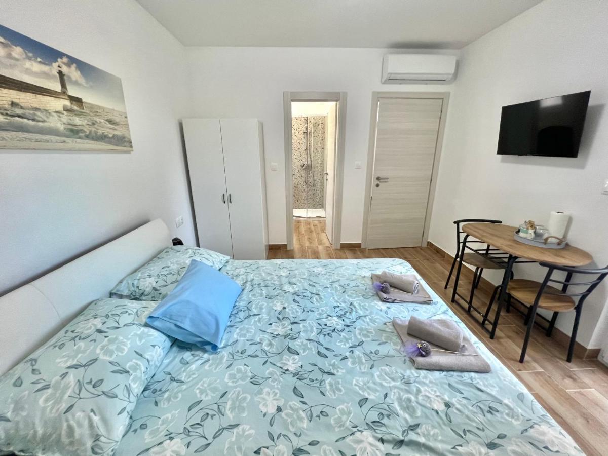 Fantasia Del Mare Apartment And Rooms Драмал Екстериор снимка