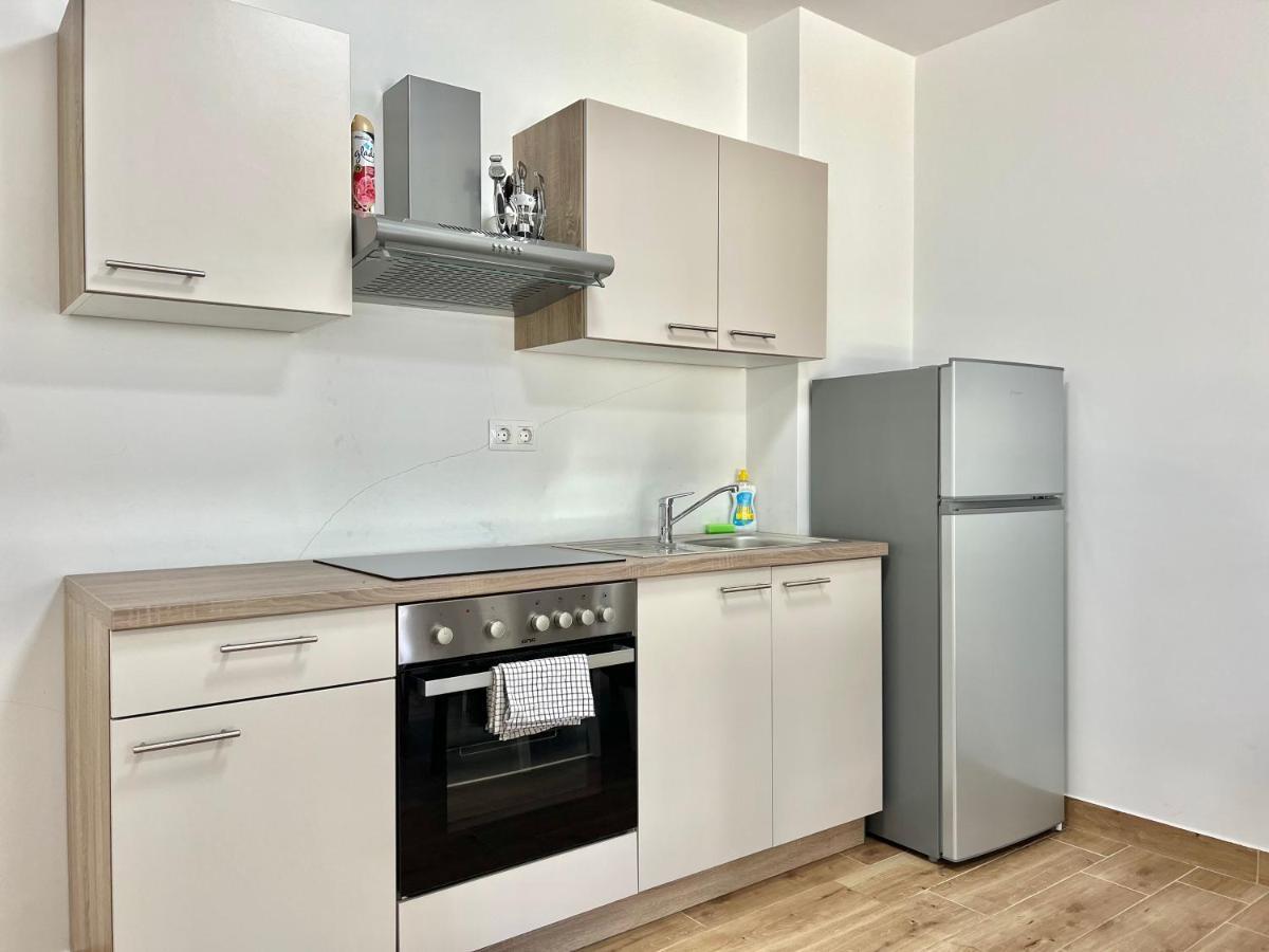 Fantasia Del Mare Apartment And Rooms Драмал Екстериор снимка