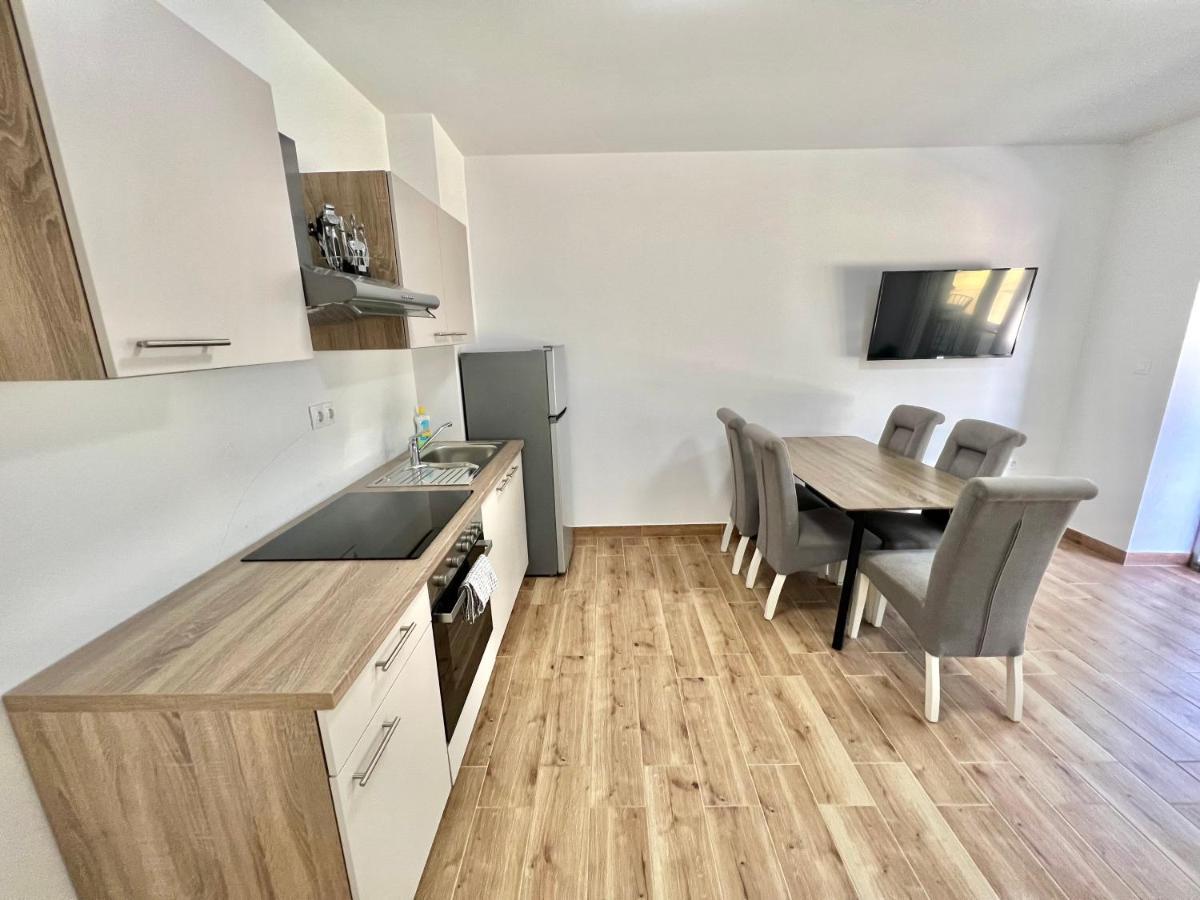 Fantasia Del Mare Apartment And Rooms Драмал Екстериор снимка