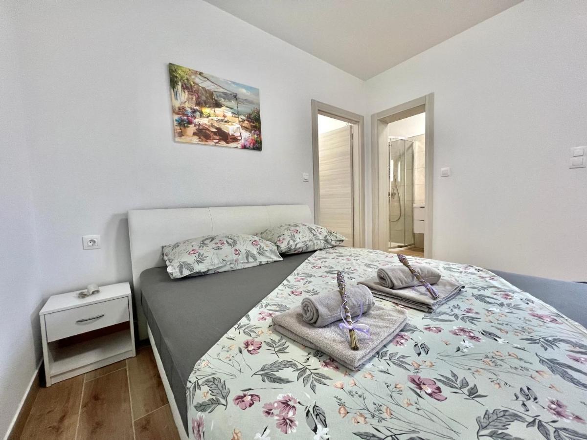 Fantasia Del Mare Apartment And Rooms Драмал Екстериор снимка